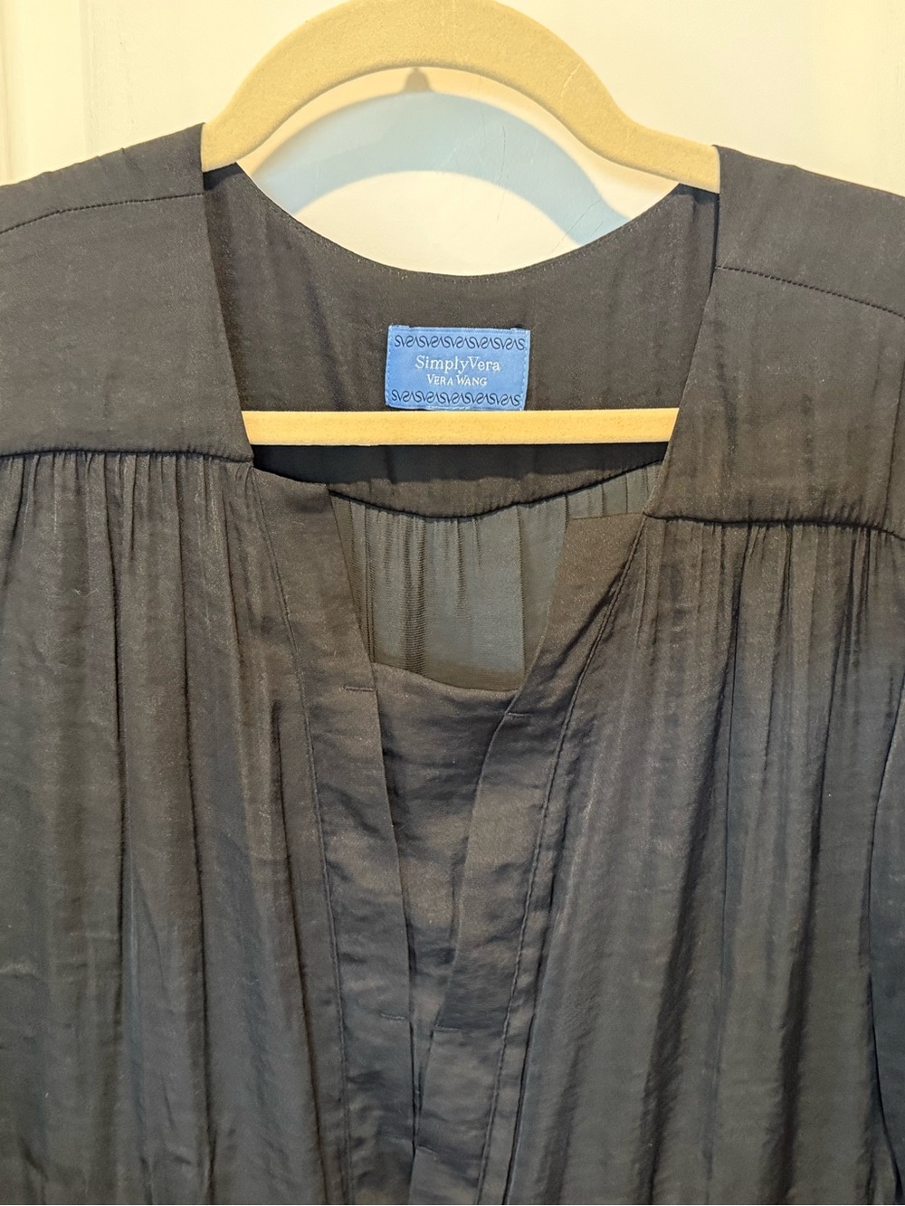 Vera Wang charcoal satin tunic - Picture 2 of 10